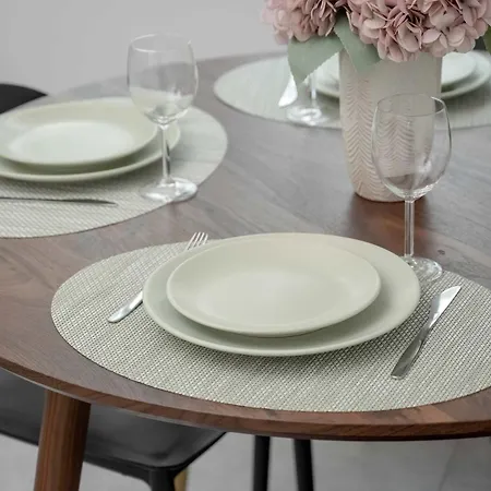 Large In Center On The Market With 3 Bedrooms And Balcony By Renters דירה