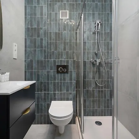 Large In Center On The Market With 3 Bedrooms And Balcony By Renters * ורוצלב