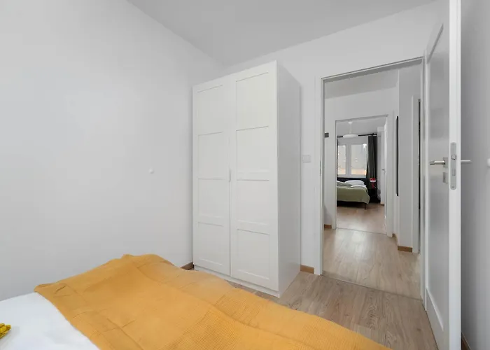 Apartman Large In Center On The Market With 3 Bedrooms And Balcony By Renters Wrocław