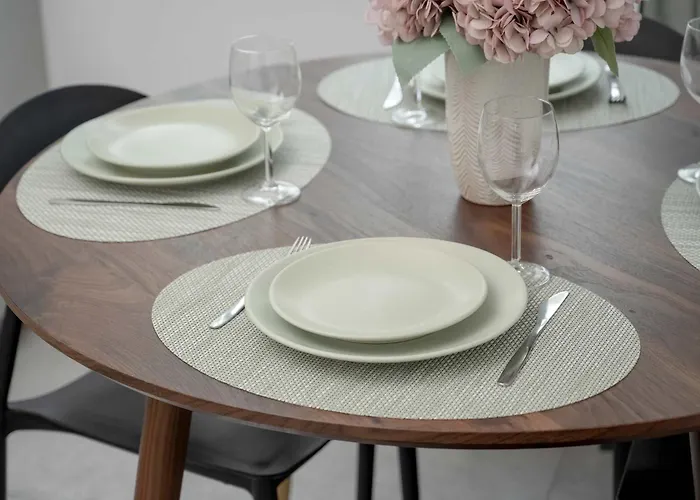 Large In Center On The Market With 3 Bedrooms And Balcony By Renters Lejlighed