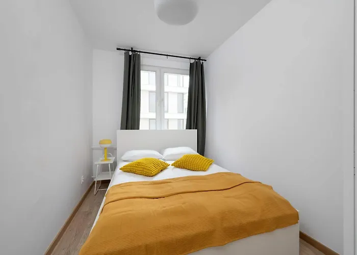 Lejlighed Large In Center On The Market With 3 Bedrooms And Balcony By Renters *